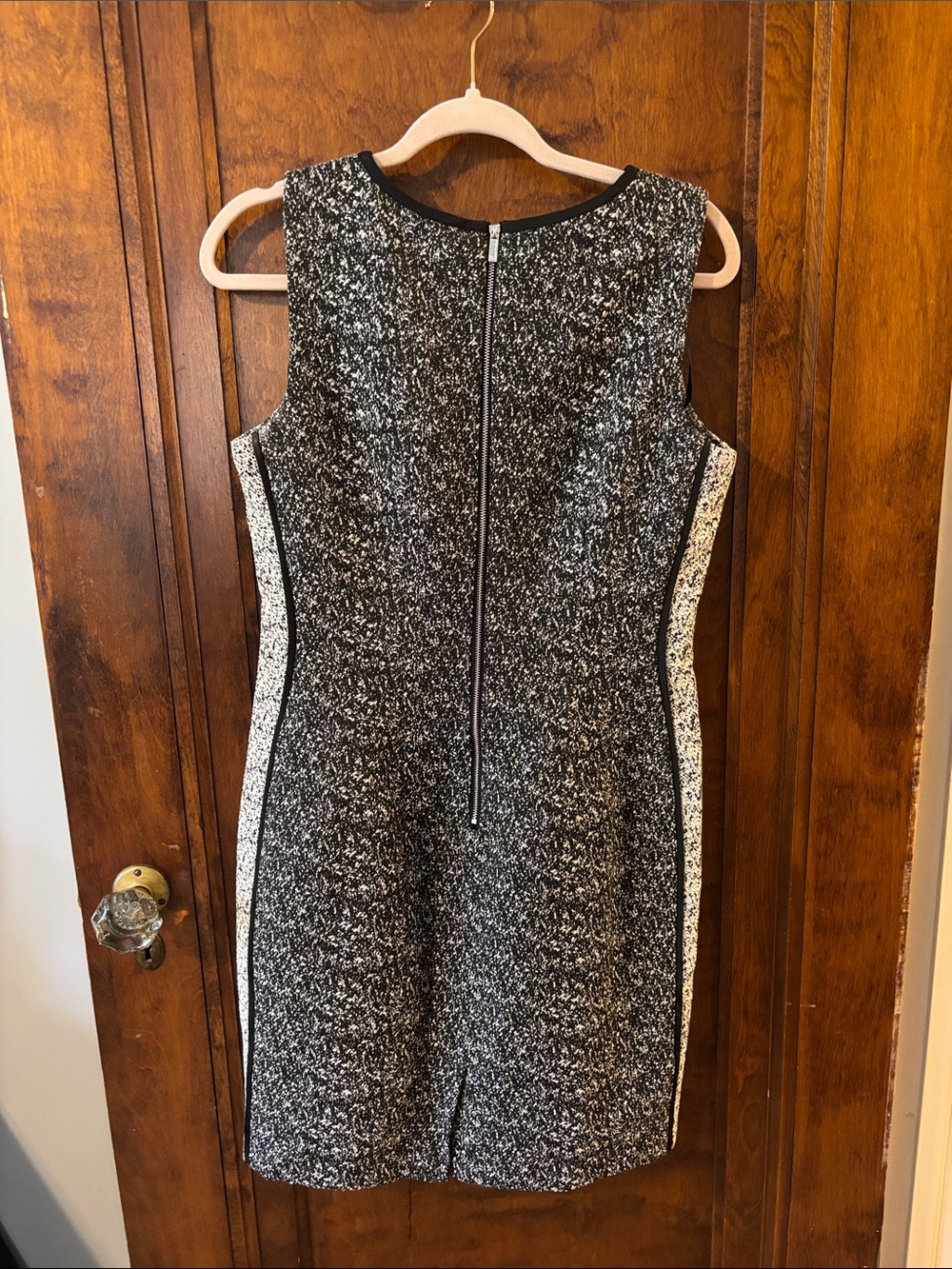 Calvin Klein Sleeveless Black and White Tweed Sheath Dress Size 8 - Picture 2 of 6